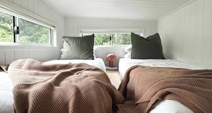 Atherton Tiny - Retreat with Fire Pit