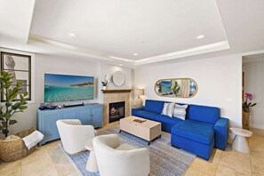 Smart TV, fireplace, video games, table tennis - Lux Oceanview Retreat with Bikes and Walk to Beach (San Clemente)