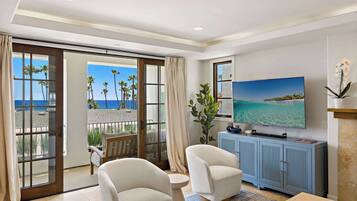 Smart TV, lareira, videogames, mesa de pingue-pongue