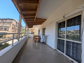 Appartement, 2 slaapkamers, roken, balkon | Buiten dineren