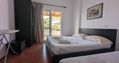 Friend & Family Apartment Himare