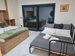 2 多间卧室、熨斗/熨衣板、WiFi、床单