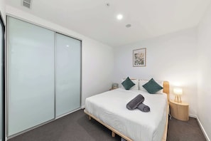 2 bedrooms, WiFi - Stylish Apartment in Canberra CBD (Reid)