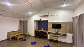 Premium Room - LION PARK HOTEL AND RESORT (Maliya)