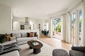 TV, fireplace, offices