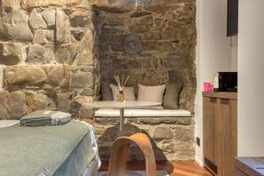 Superior Room | In-room safe, desk, blackout curtains, free WiFi - Le Torri Suites (Bergamo)