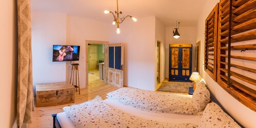 SUNNY ROOMS. SOFT BEDS