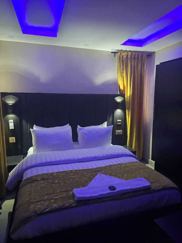 Premium bedding, memory foam beds, minibar, soundproofing