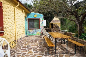 Outdoor dining - Soul River - Refuge on the stream in the midst of nature (Lu Falzu)