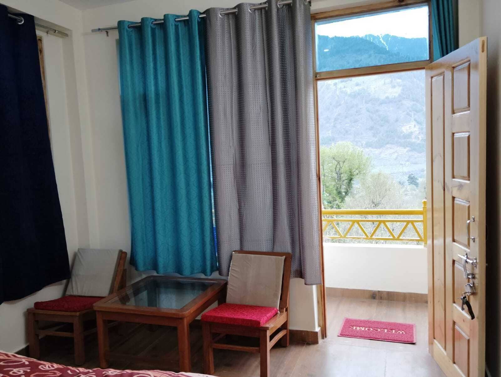 家庭房 | 埃及棉床单、高档床上用品、记忆海绵床垫、办公桌