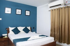 20 bedrooms, in-room safe, desk, laptop workspace