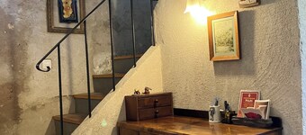 Apartment and art studio in an old farmhouse near Sancerre