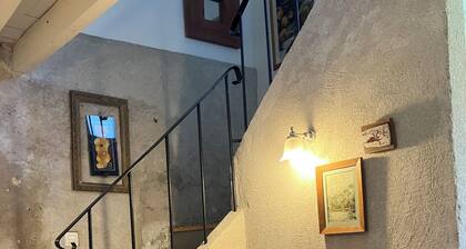 Apartment and art studio in an old farmhouse near Sancerre