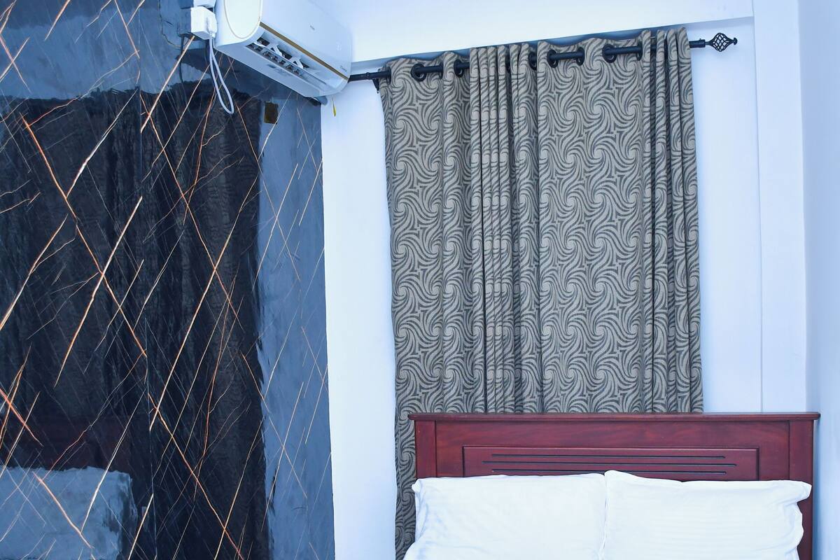Deluxe-Doppelzimmer, Balkon, Stadtblick | Kostenloses WLAN