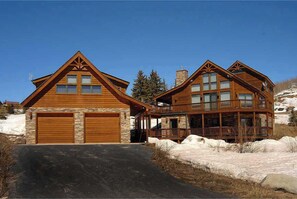 Exterior - Treasury House, hot tub, sauna, pet ok, walk to the slopes! (Crested Butte)