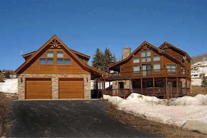 Exterior - Treasury House, hot tub, sauna, pet ok, walk to the slopes! (Crested Butte)