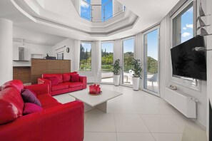 Smart TV - Adamas Villa in Rhodes Town (Rodos)