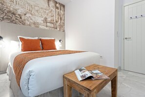 1 habitación, tabla de planchar con plancha y cunas gratuitas 