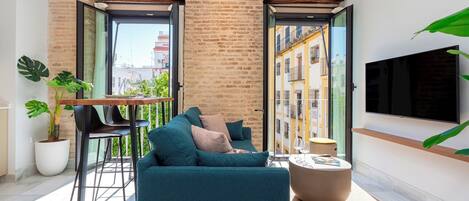 Apartment (1 Bedroom) | Living area