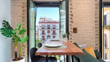 Apartamento (1 Bedroom) | Servicio de comidas en la habitación