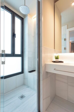 Departamento, Terraza (1 Bedroom) | Regadera en el baño