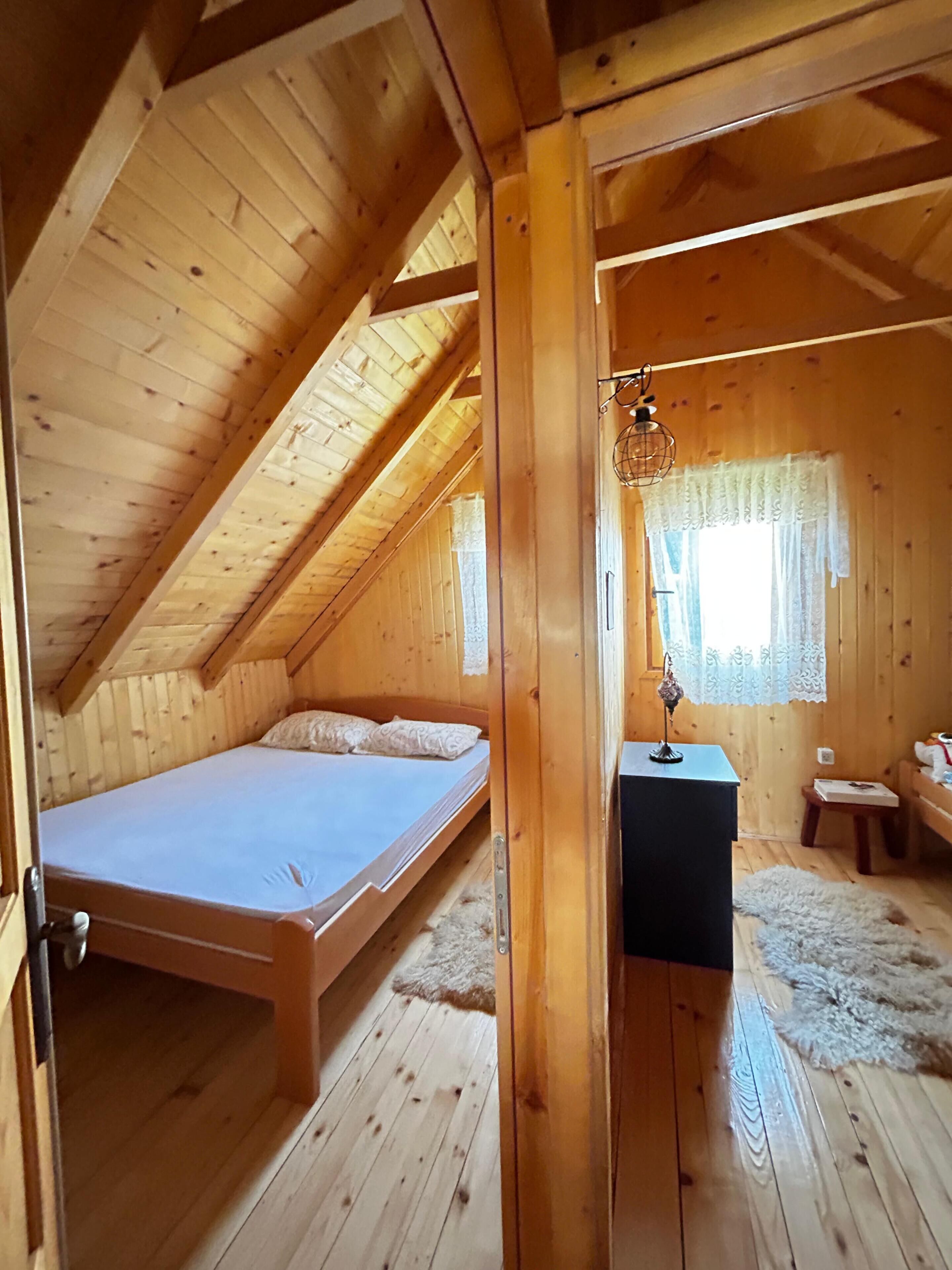 3 makuuhuonetta, silitysrauta/-lauta, Wi-Fi, vuodevaatteet