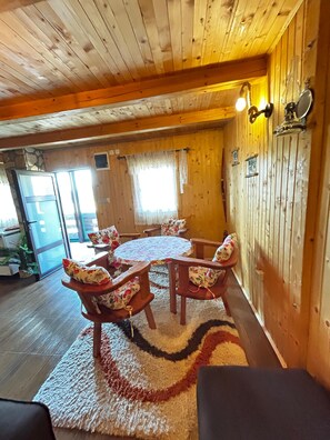 Interior - Durmitor's sun cottages (Zabljak)