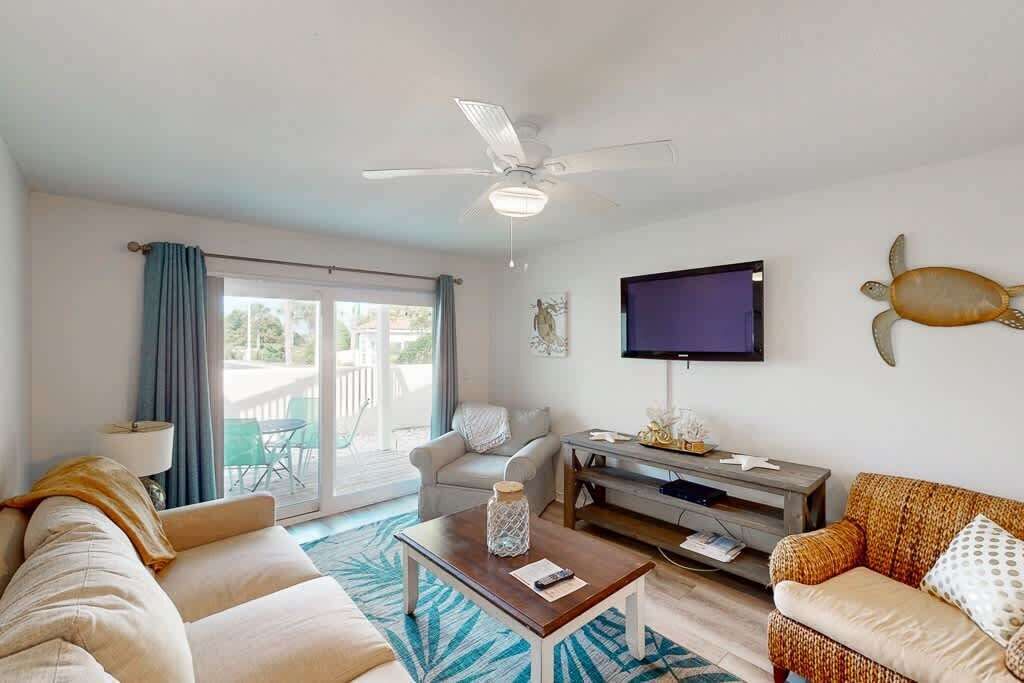 Beachside Condo Short Steps To Beach Sleeps 6 Pool - オレンジ・ビーチ, AL