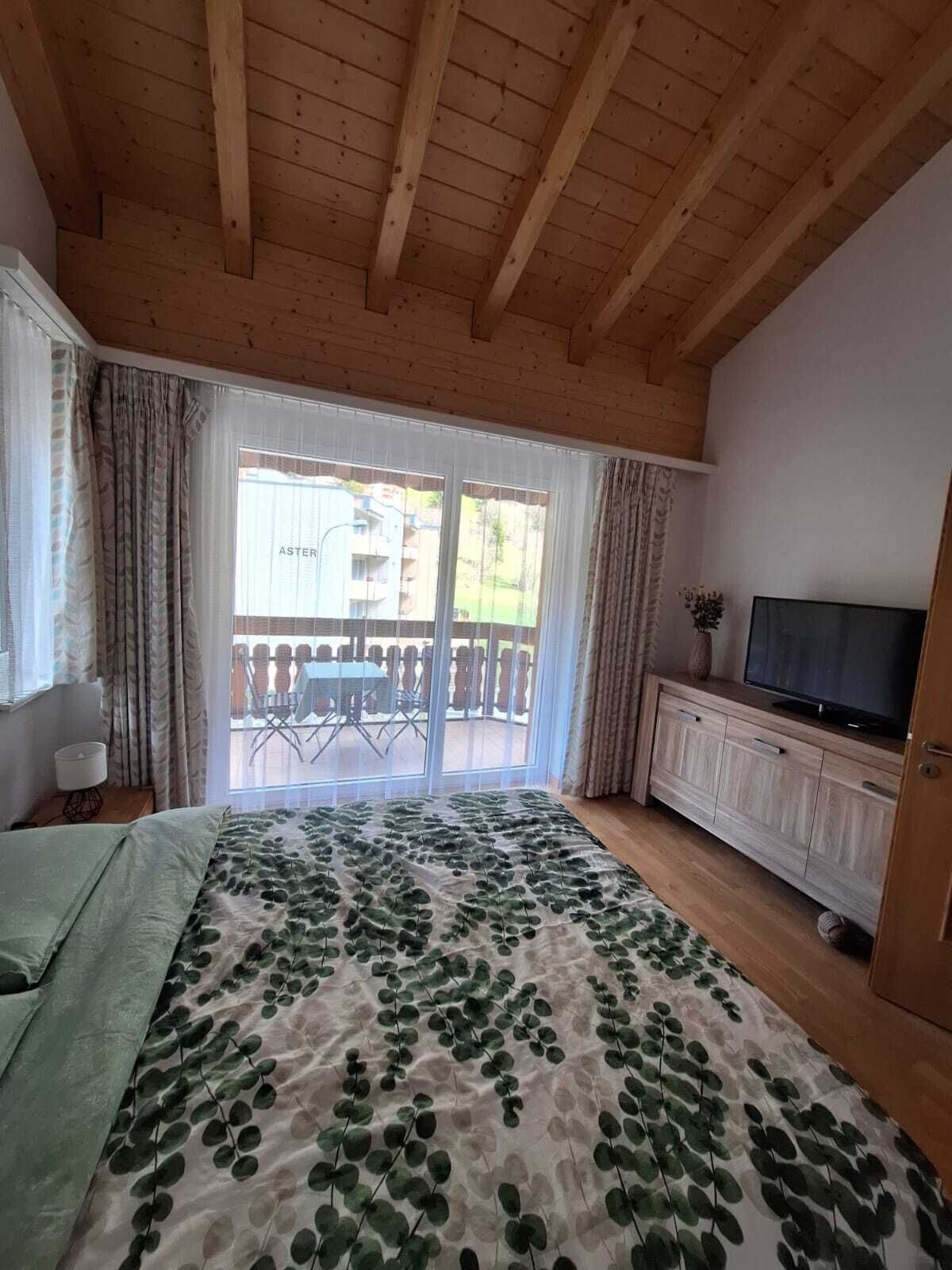 2 Schlafzimmer, Reisekinderbett, kostenloses WLAN, Bettwäsche