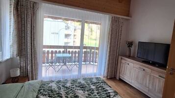 2 Schlafzimmer, Reisekinderbett, kostenloses WLAN, BettwÀsche