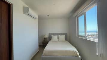 4 habitaciones, tabla de planchar con plancha, wifi y ropa de cama