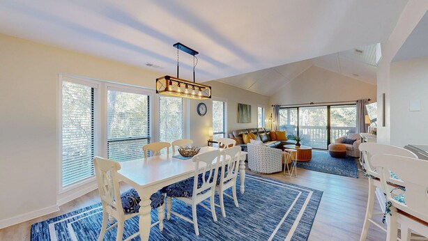 Interior - 2 Bedroom in the center of the resort (Hilton Head)