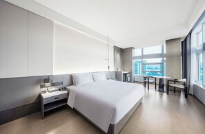 Quarto superior | Cofres nos quartos, cortinas blackout, quartos à prova de som