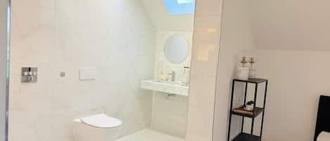 Toallas, jabón, papel de baño