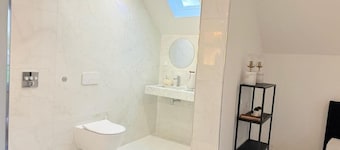 Luxrem 5 Apartments Skyline