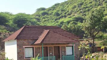 Cottage Room | Skrifborð, vinnuaðstaða fyrir fartölvur, ókeypis þráðlaus nettenging