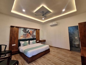 Desk, laptop workspace, free WiFi - Orchard Hills Resorts (Pushkar)