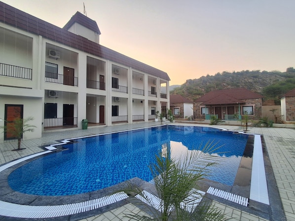 Mountain view - Orchard Hills Resorts (Pushkar)
