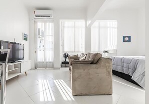 1 bedroom, desk, iron/ironing board, WiFi