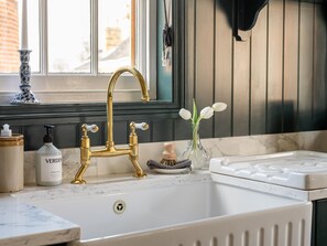 Hårføner, håndklær, såpe og sjampo