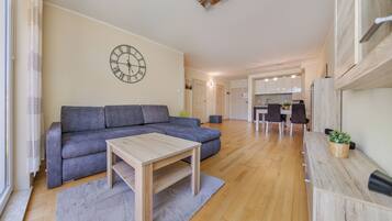 Apartment (22) | Wohnbereich | Flachbildfernseher