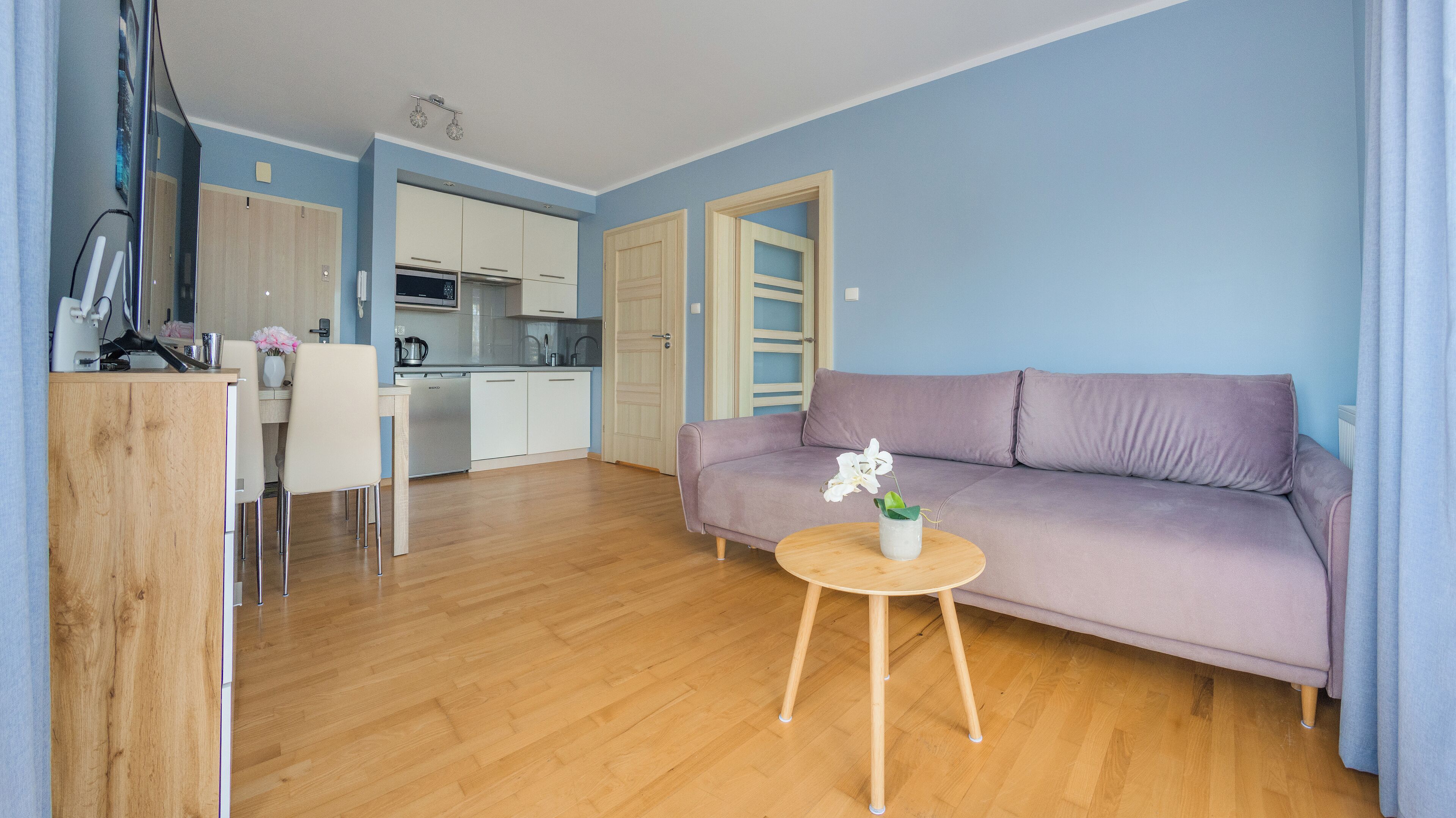 Apartment (29) | Living area | Flat-screen TV