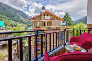 Camera familiare, vista collina | Terrazza/patio