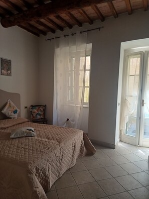 1 chambre, fer et planche à repasser, Wi-Fi gratuit, draps fournis