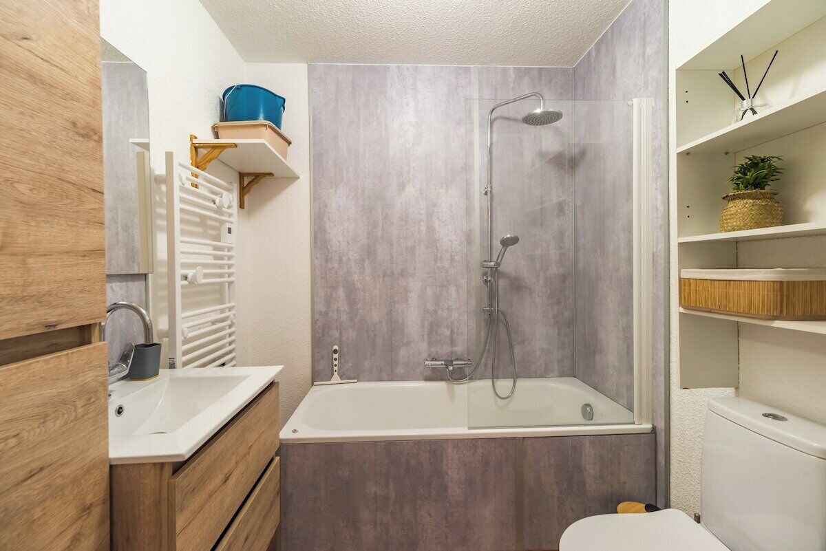 Secador de pelo y toallas