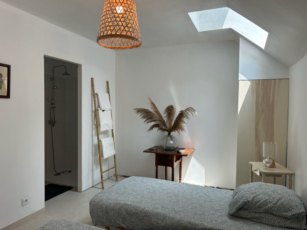 4 bedrooms, iron/ironing board, travel cot, WiFi