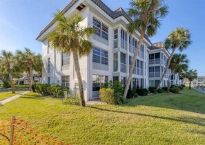 Exterior - Waterfront Retreat in Longboat Key (Longboat Key)