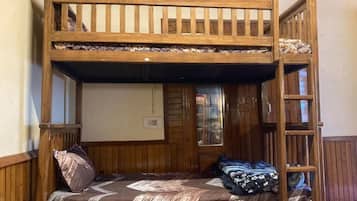 Comfort Shared Dormitory, Balcony, Mountain View | Laptop workspace, free WiFi, bed sheets