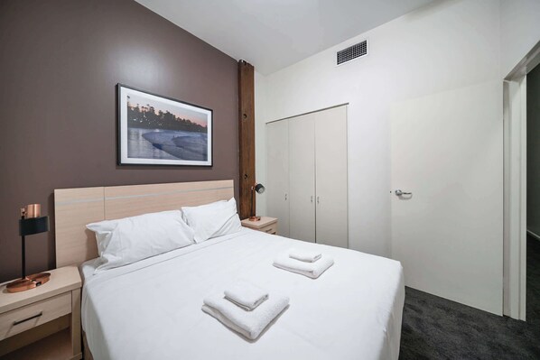 1 bedroom, iron/ironing board, internet, bed sheets