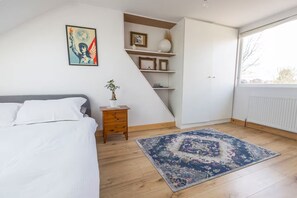4 chambres, fer et planche à repasser, accès Internet, draps fournis